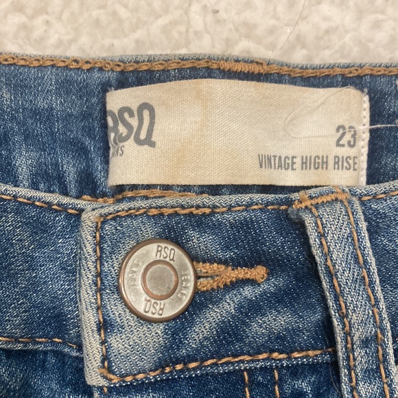 Stretchy Denim Distressed Shorts - Picture 2 of 4